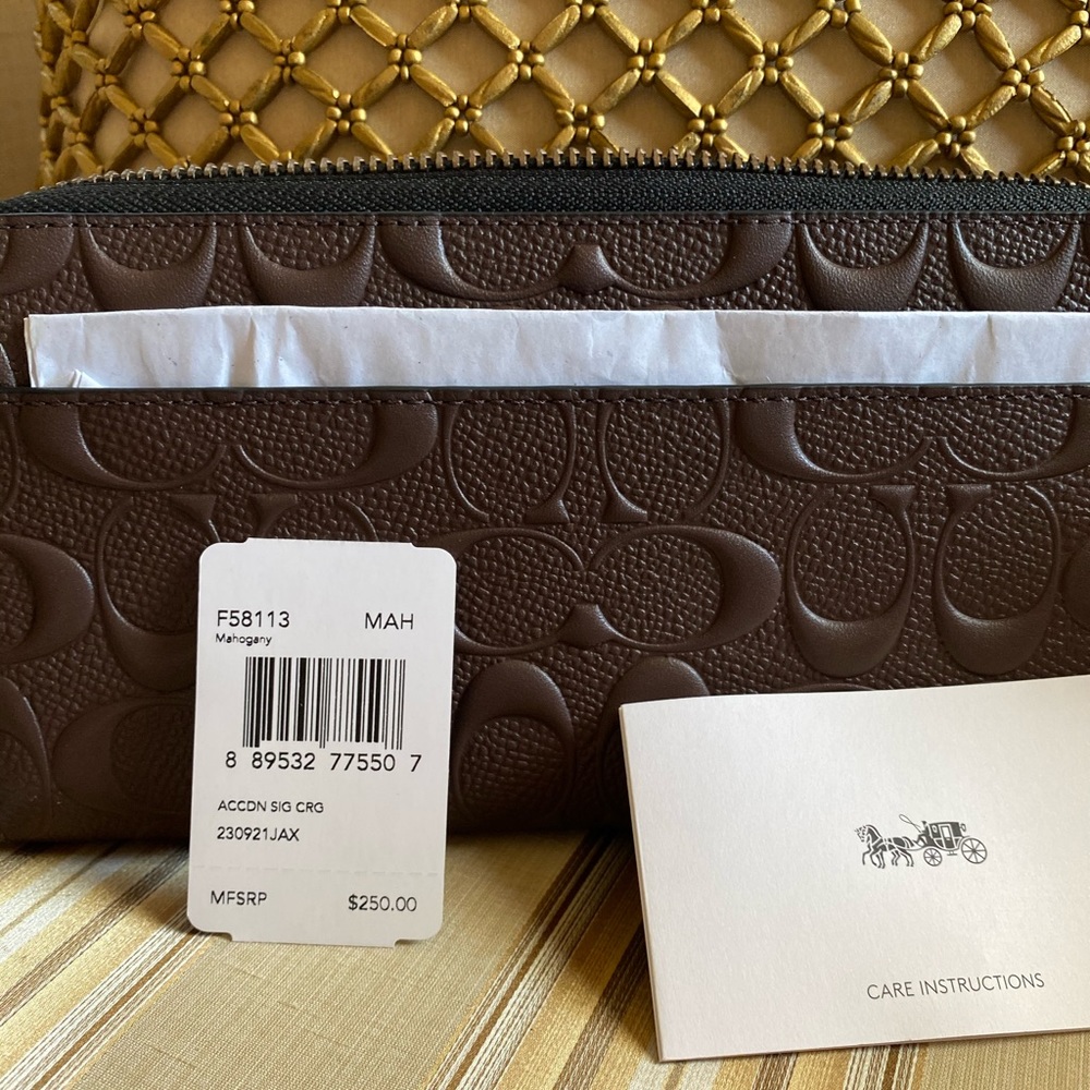 SOLD Coach accordion wallet - Picture 6 of 6